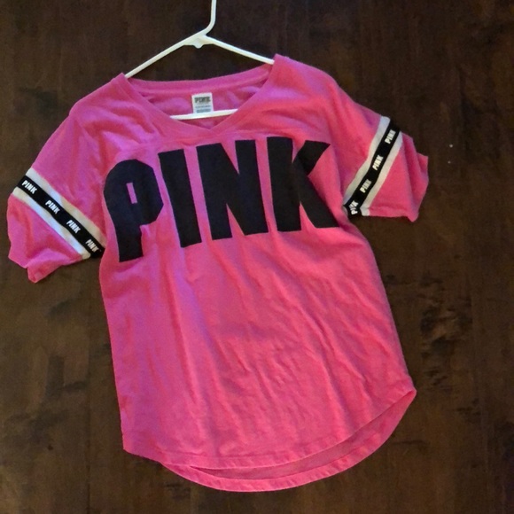 Tops - Pink shirt💕